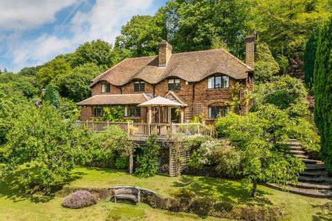 Woodpeckers Chase Lane, Haslemere, GU27 3AG