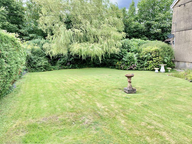 Side Garden 1