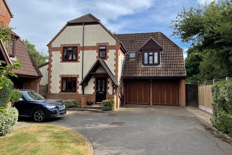 4 bedroom detached house for sale - Honey Close, Great Baddow, Chelmsford, CM2