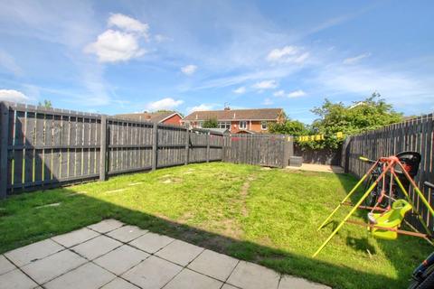 3 bedroom semi-detached house to rent - Casson Gardens, Stockton-On-Tees