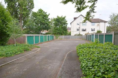 Flat 4, The Poplars, 4 Devonshire Road, Pinner, HA5 4NX