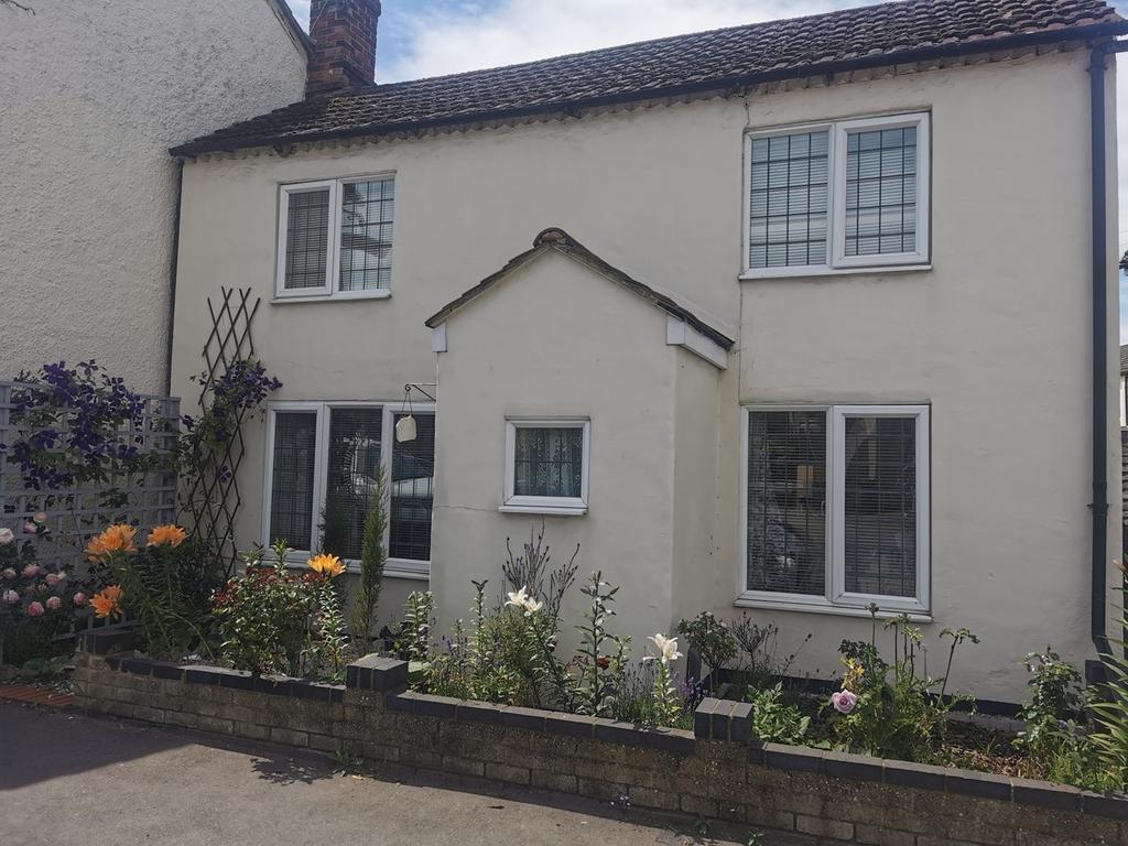 High Street, Arlesey, SG15 2 bed detached house £307,000