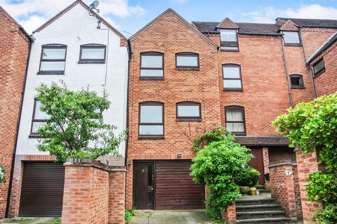 3 bedroom townhouse to rent - Taylor Court, Warwick