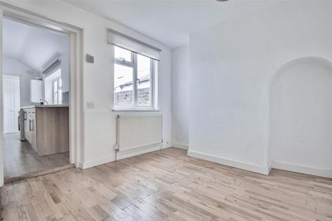 27 Tangier Lane, Eton, Windsor, SL4 6AZ