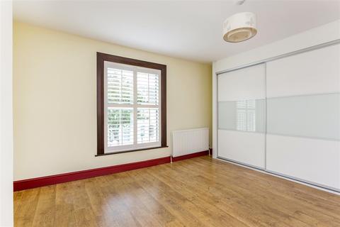 107 Arthur Road, Windsor, SL4 1RU