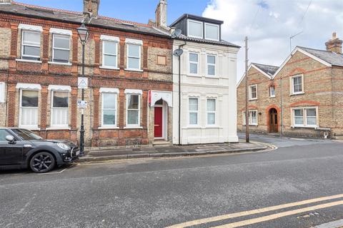 28 Alexandra Road, Windsor, SL4 1HR