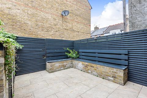 28 Alexandra Road, Windsor, SL4 1HR