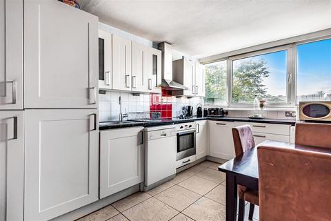 50 Athlone Square, Windsor, SL4 1ST