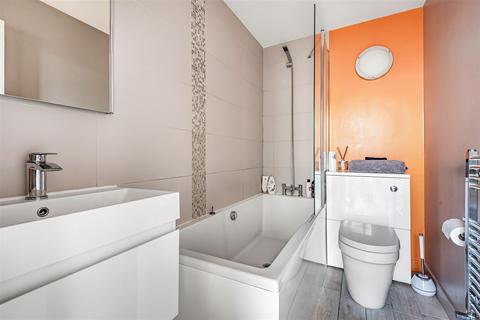 50 Athlone Square, Windsor, SL4 1ST