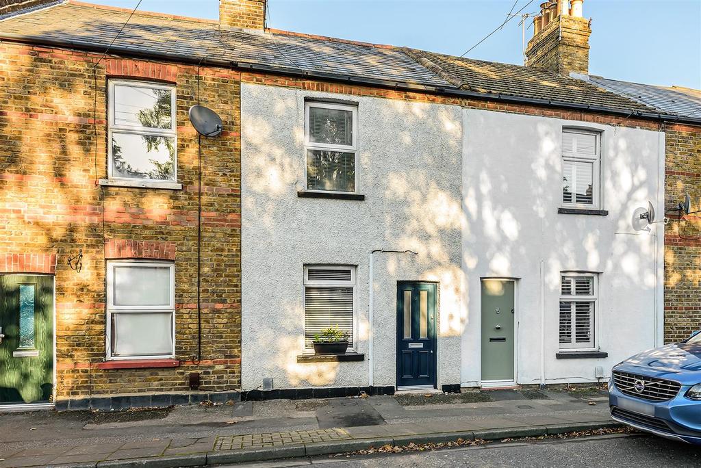 Dedworth Road, Windsor 2 bed terraced house for sale £415,000