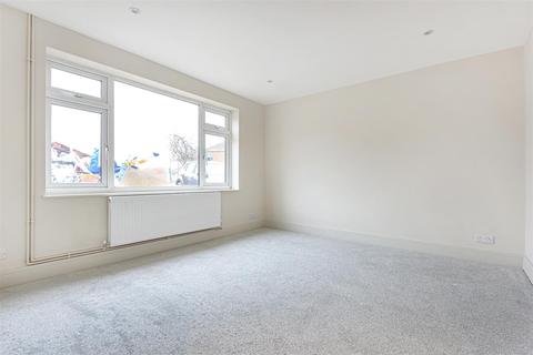 11 Follett Close, Old Windsor, Windsor, SL4 2NZ