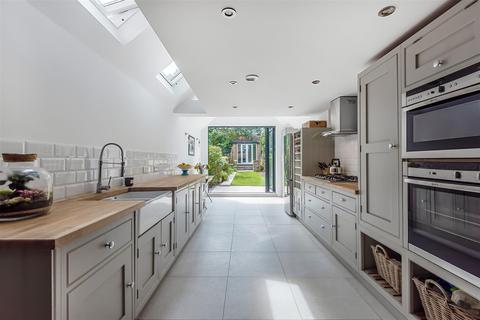 37 Elm Road, Windsor, SL4 3NB