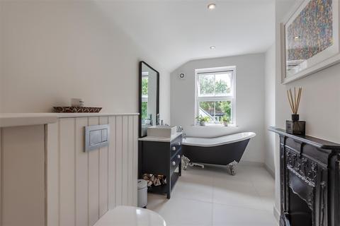 37 Elm Road, Windsor, SL4 3NB