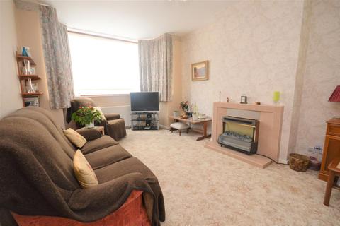 3 bedroom semi-detached house for sale - Frobisher Road, Styvechale, Coventry
