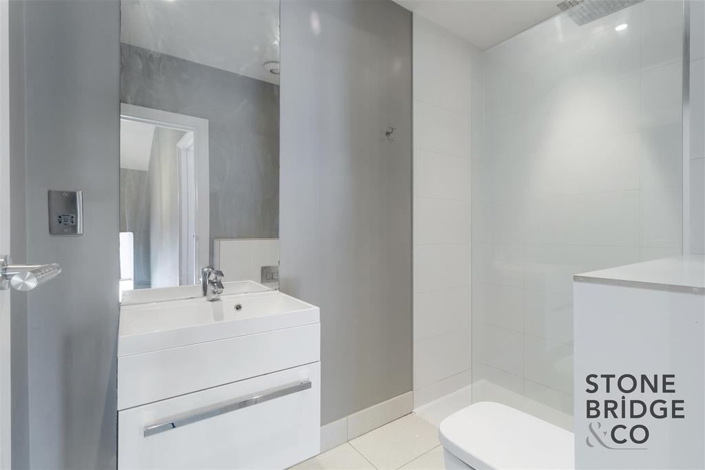 Flat C, 116 Highgate Road NW5 1 PB-3.jpg