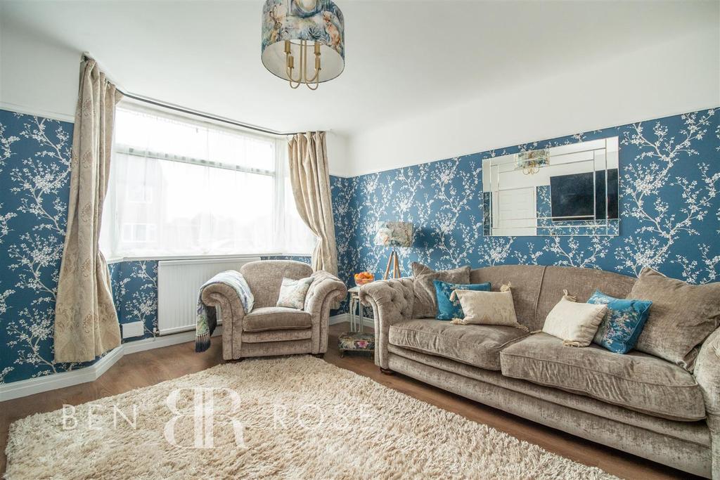 Leadale Road, Leyland 5 bed semidetached house £200,000