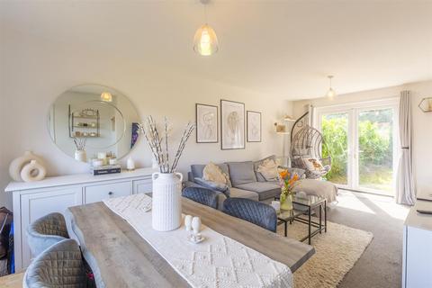 61 Birchfield Road, Arnold, Nottingham, NG5 8BJ