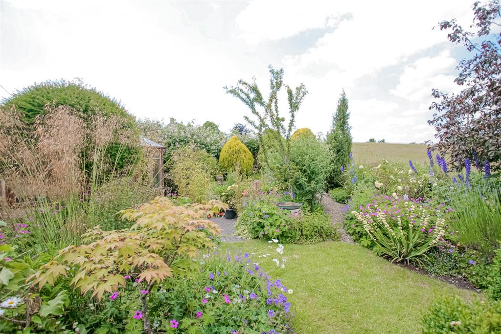 Garden &amp; view.jpg
