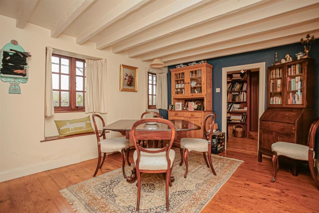 Dining room.jpg