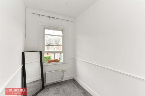 68 Leucha Road, London, E17 7LG