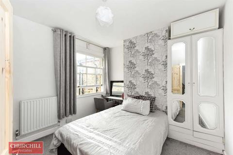 68 Leucha Road, London, E17 7LG