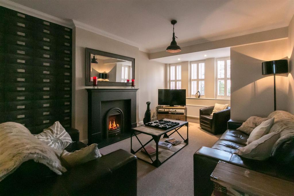 Princess Mary Court, Jesmond... 3 bed flat £325,000