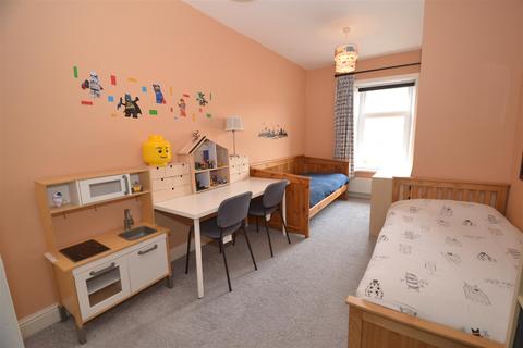 5 Beaconsfield Road, Clayton, Bradford, BD14 6LQ