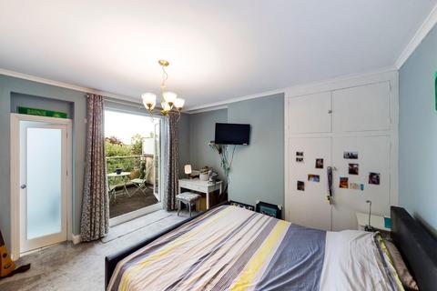 202 Billing Road, Northampton, NN1 5RX