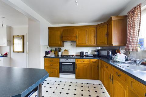 202 Dunley Drive, New Addington, Croydon, CR0 0RF