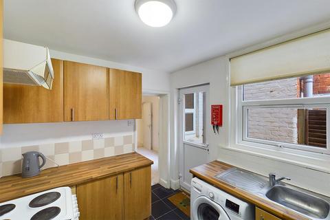 3 bedroom terraced house to rent, Highcrown Street, Southampton