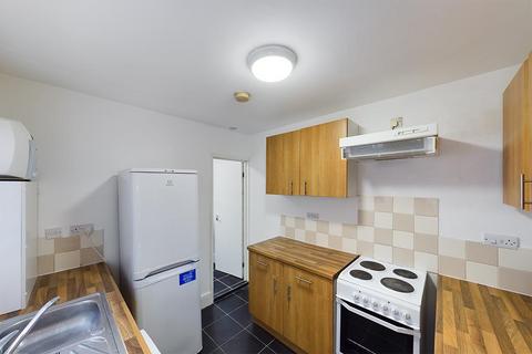3 bedroom terraced house to rent, Highcrown Street, Southampton