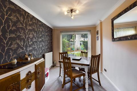 17 Albatross Gardens, Selsdon, South Croydon, CR2 8QW