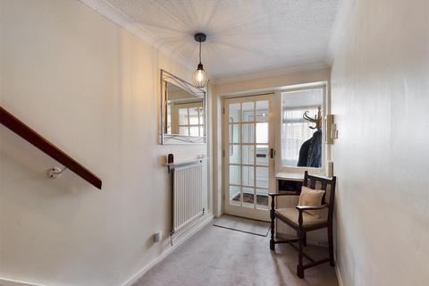 17 Albatross Gardens, Selsdon, South Croydon, CR2 8QW