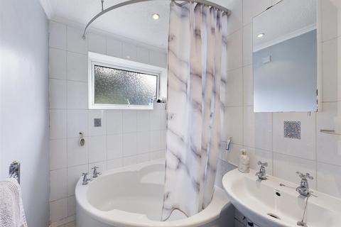 17 Albatross Gardens, Selsdon, South Croydon, CR2 8QW