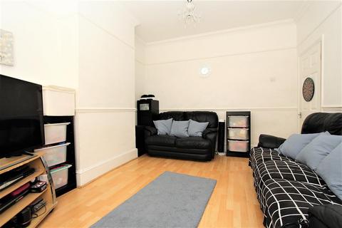 33 Warwick Road, Chingford, London, E4 8NN
