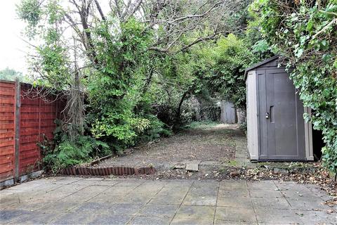 33 Warwick Road, Chingford, London, E4 8NN