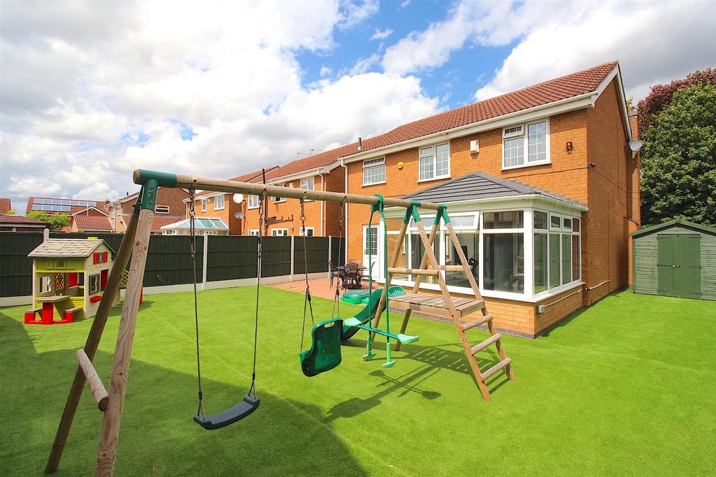 Mallard Drive, Syston 4 bed detached house £430,000