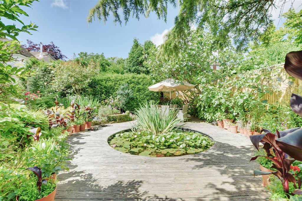 Collington Lane West, BexhillOnSea 4 bed semidetached house for sale