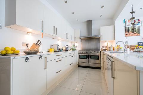 165 Grove Lane, London, SE5 8BG