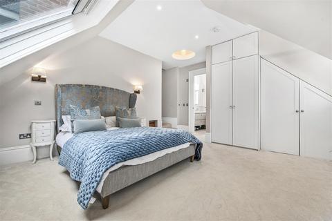 2 bedroom apartment for sale - St. Georges Avenue, Weybridge
