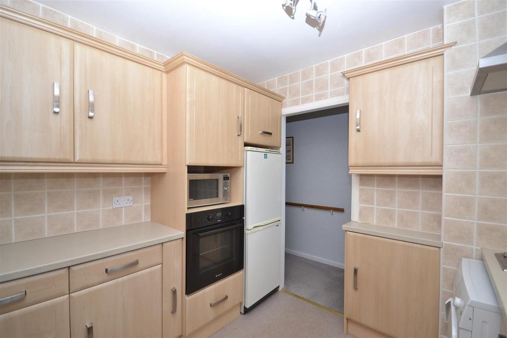 17barlane KITCHENVIEW2.JPG