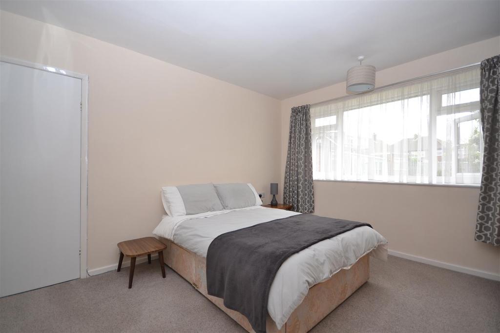 17barlane BED1.JPG