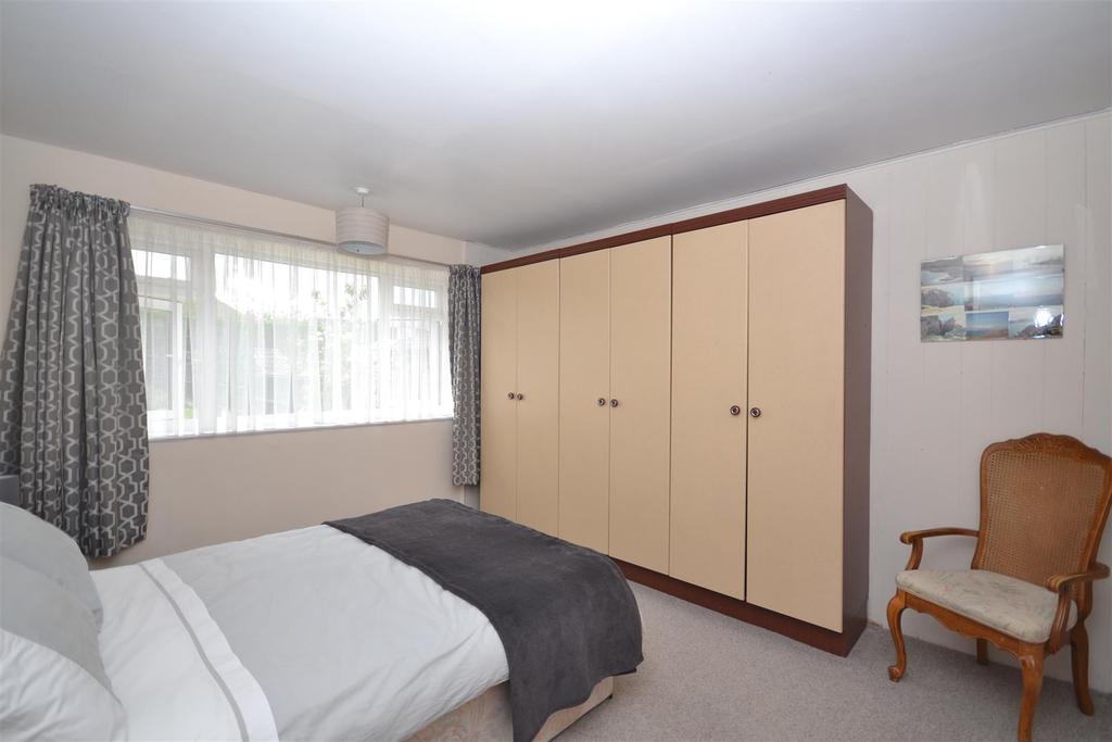 17barlane BED1 VIEW2.JPG