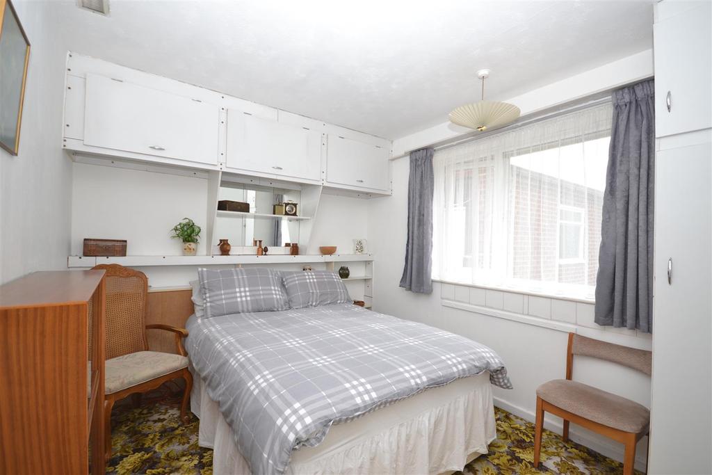 17barlane BED2.JPG