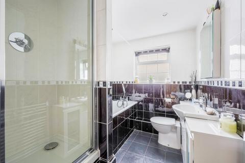 11a Stoneleigh Broadway, Epsom, KT17 2JA
