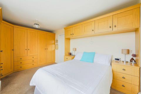 11a Stoneleigh Broadway, Epsom, KT17 2JA