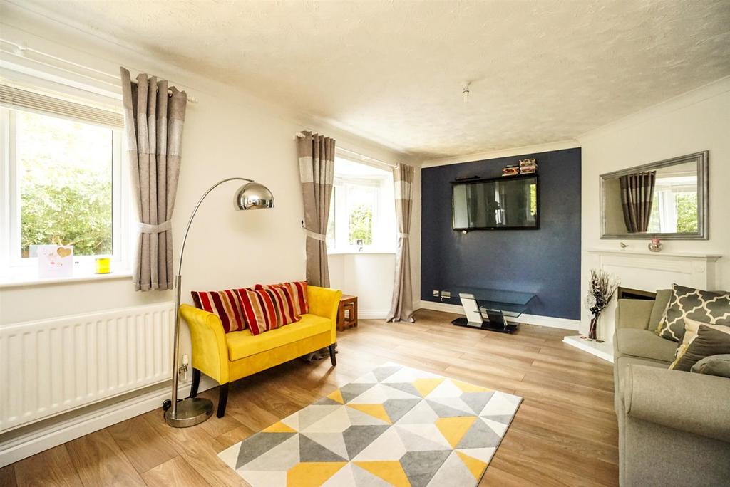 Fairfield Chase, BexhillOnSea 4 bed detached house £539,000