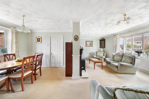 6 Dickens Road, Malton, YO17 7FF