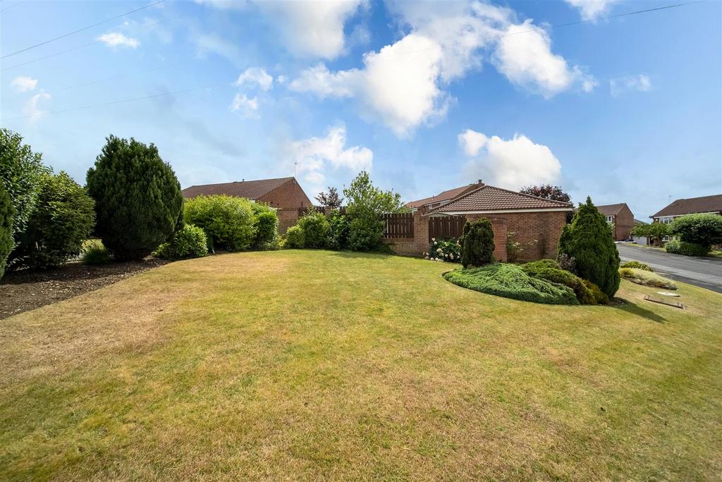 6 Dickens Road, Malton, North... 2 bed detached bungalow £260,000