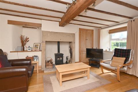 3 Buxton Road, Ashford In The Water, Bakewell, DE45 1QP